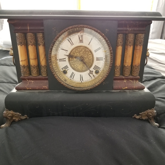 William Gilbert 1909 mantel clock - Picture 1 of 3